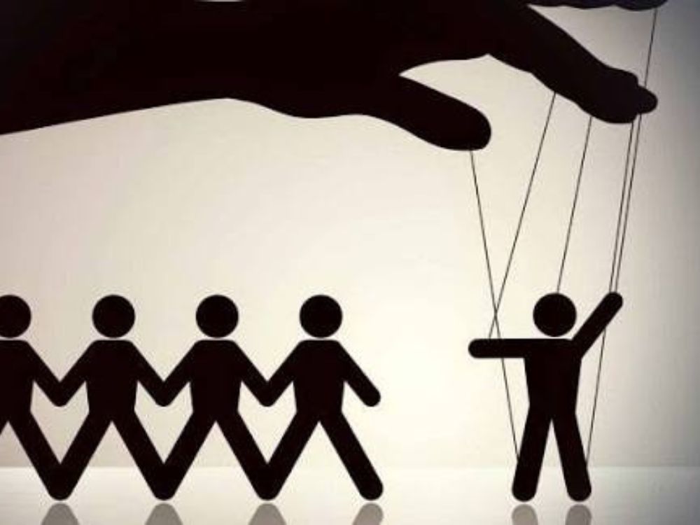 Como a distração virou a nova forma de controle 1 Controle sobre pessoas como marionetes